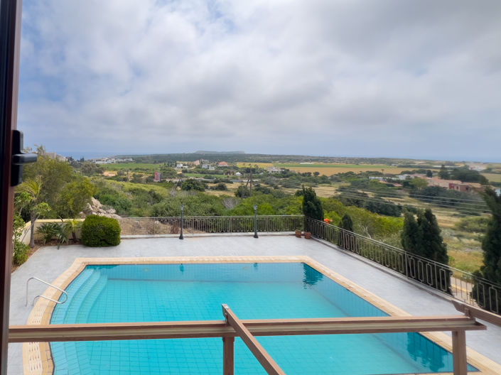 Image No.20-4 Bed Property for sale