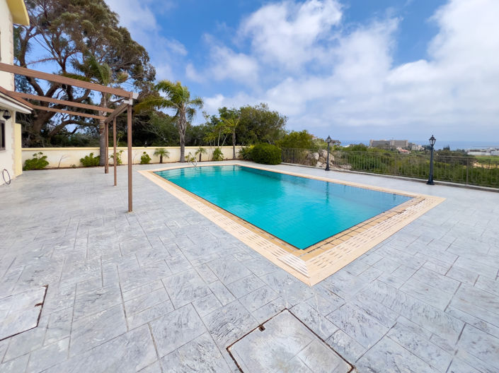 Image No.24-4 Bed Property for sale