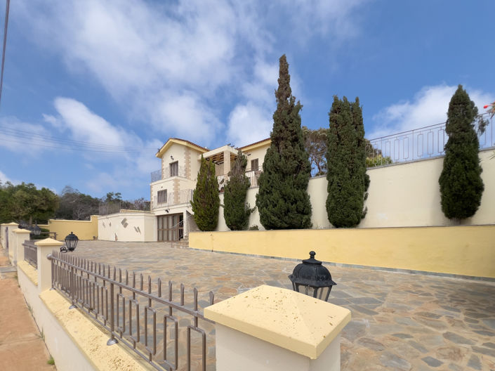 Image No.33-4 Bed Property for sale