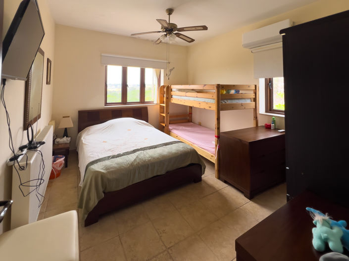 Image No.4-4 Bed Property for sale