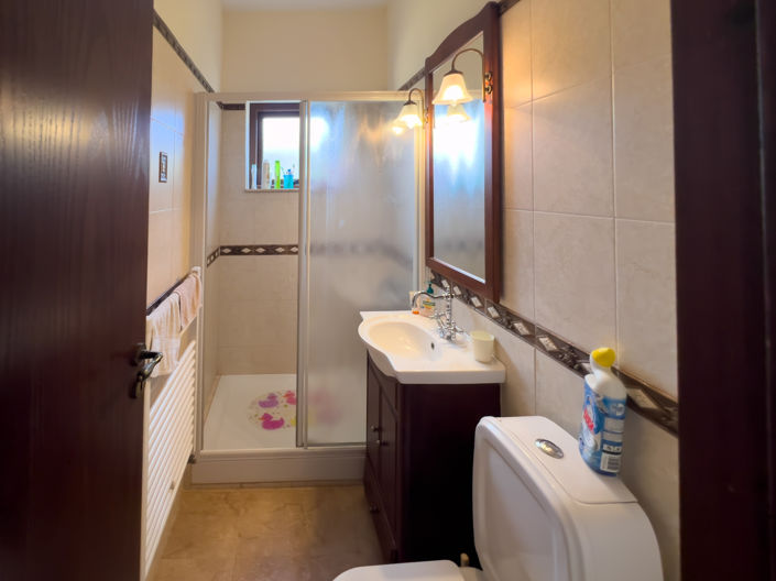 Image No.5-4 Bed Property for sale
