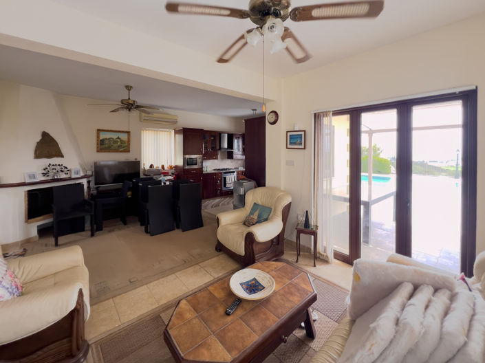 Image No.6-4 Bed Property for sale