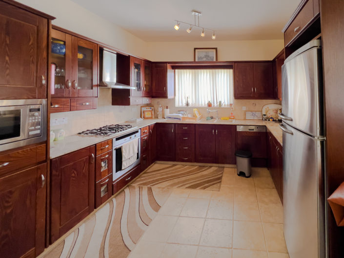 Image No.7-4 Bed Property for sale