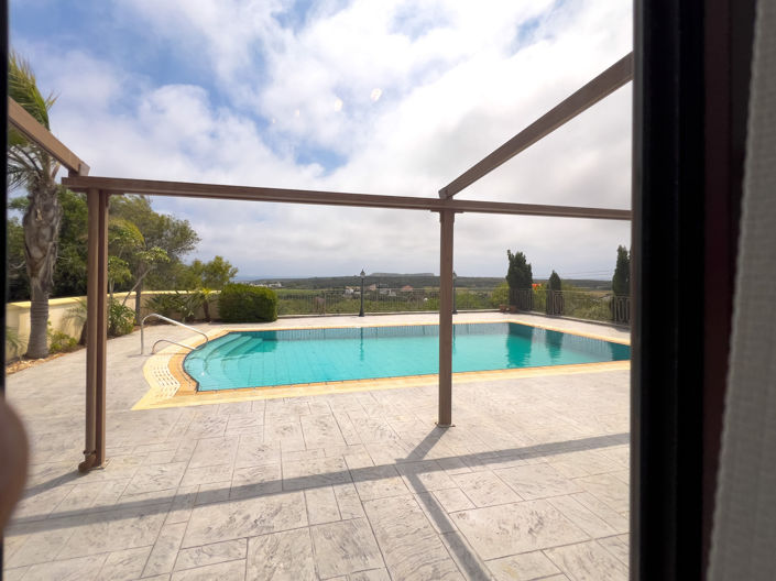Image No.8-4 Bed Property for sale