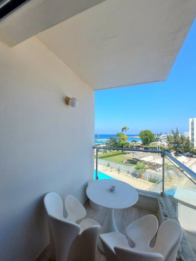 Image No.37-2 Bed Apartment for sale