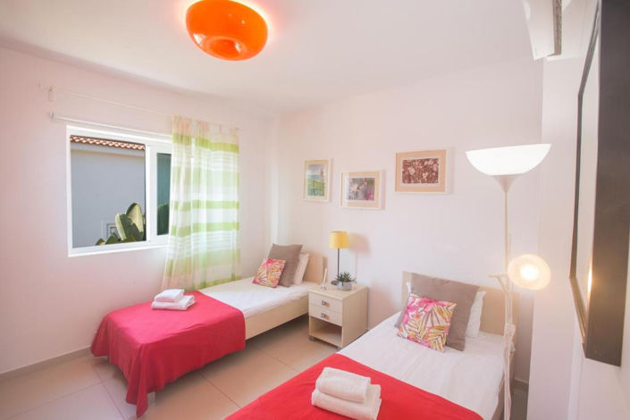 Image No.11-3 Bed Property for sale