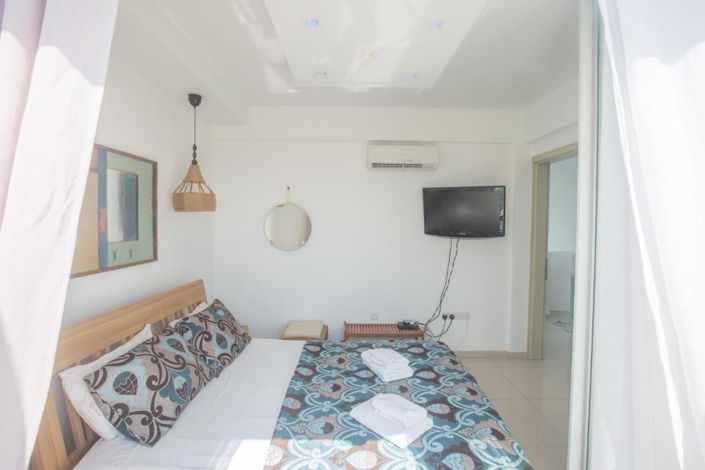 Image No.12-3 Bed Property for sale