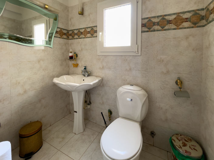 Image No.29-6 Bed Property for sale