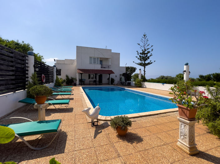 Image No.33-6 Bed Property for sale