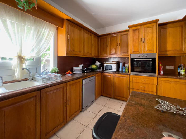 Image No.36-6 Bed Property for sale