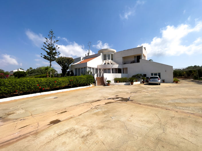 Image No.39-6 Bed Property for sale