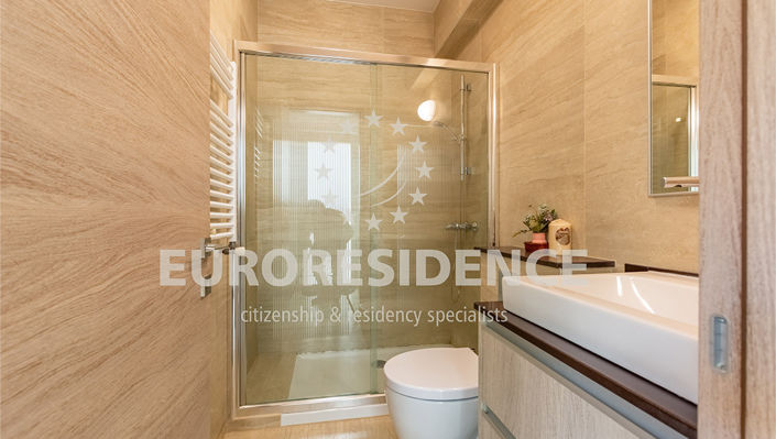 Image No.12-Propriété de 7 chambres à vendre à Liopetri