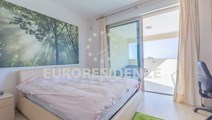 Image No.13-Propriété de 7 chambres à vendre à Liopetri