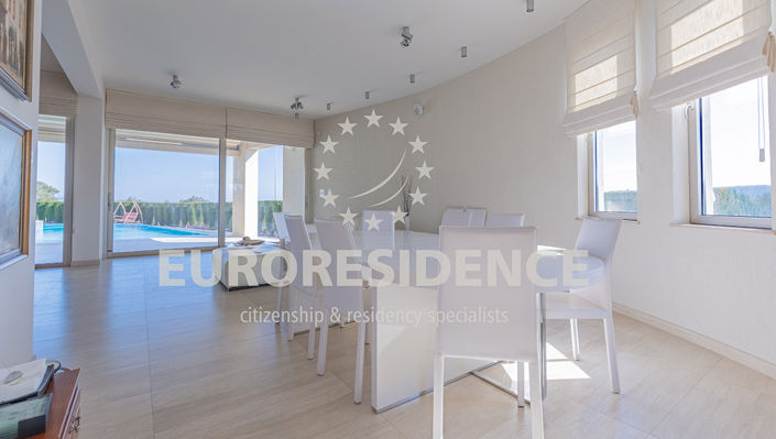 Image No.4-Propriété de 7 chambres à vendre à Liopetri