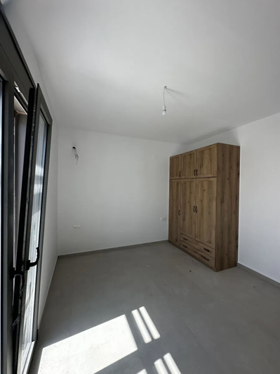 Image No.17-3 Bed House for sale