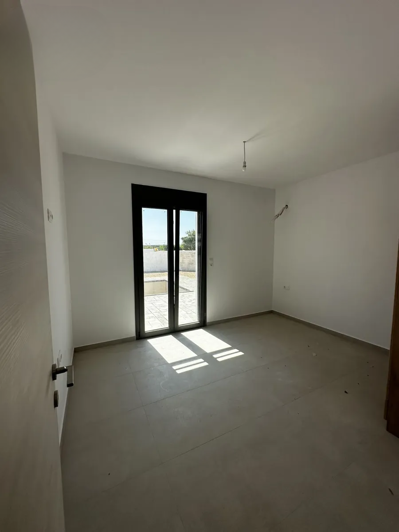 Image No.18-3 Bed House for sale