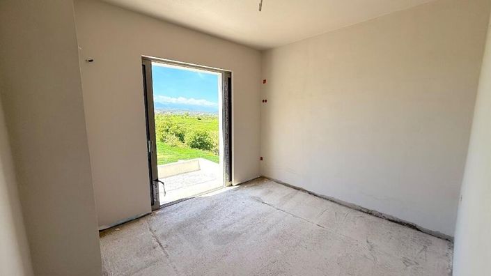 Image No.6-2 Bed House for sale