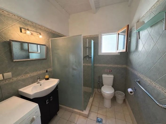 Image No.16-2 Bed House for sale