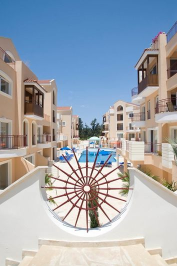 Image No.10-3 Bed Property for sale