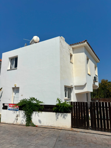 Image No.3-3 Bed Property for sale