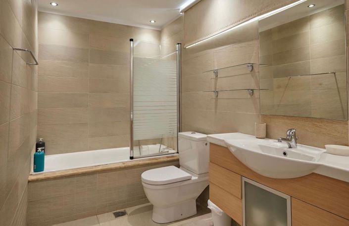 Image No.11-3 Bed House for sale