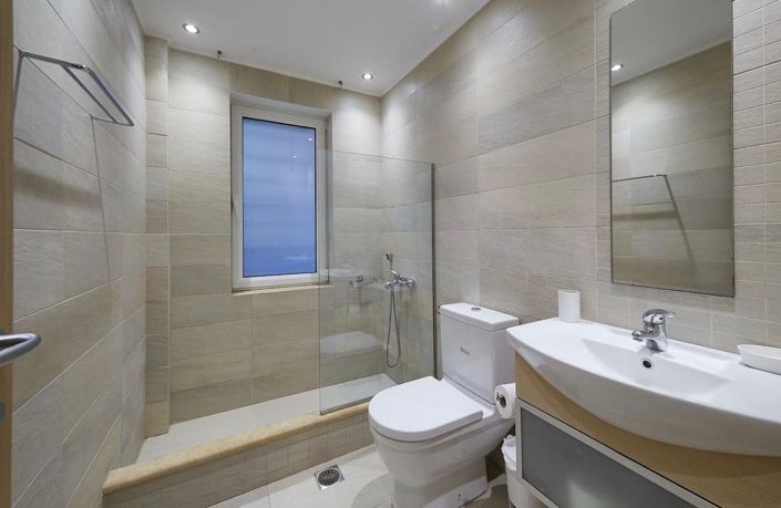 Image No.8-3 Bed House for sale