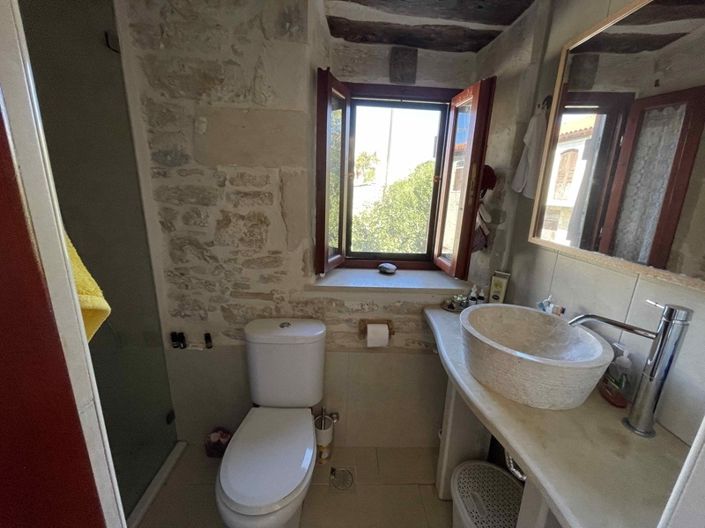 Image No.15-6 Bed House for sale