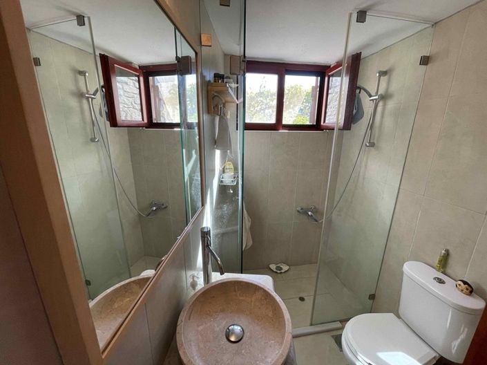 Image No.16-6 Bed House for sale