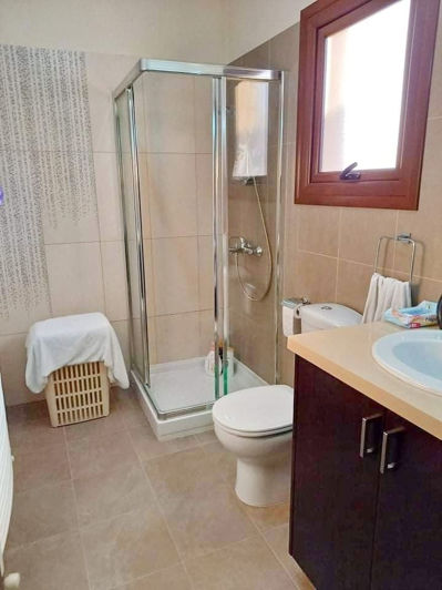 Image No.17-4 Bed Property for sale