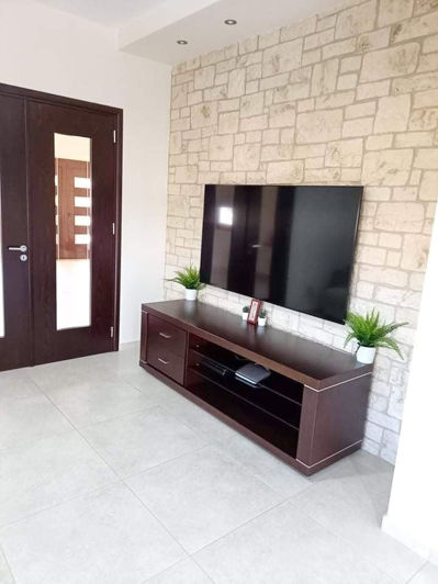 Image No.4-4 Bed Property for sale