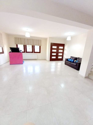 Image No.8-4 Bed Property for sale