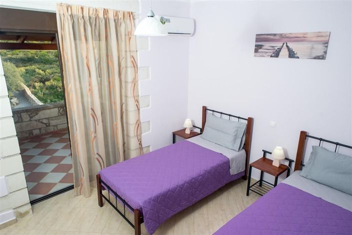 Image No.11-2 Bed House for sale