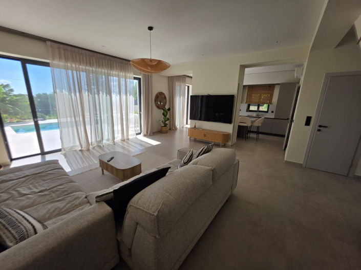 Image No.3-2 Bed Property for sale