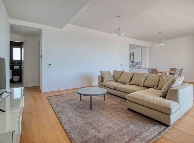 Image No.13-4 Bed Property for sale