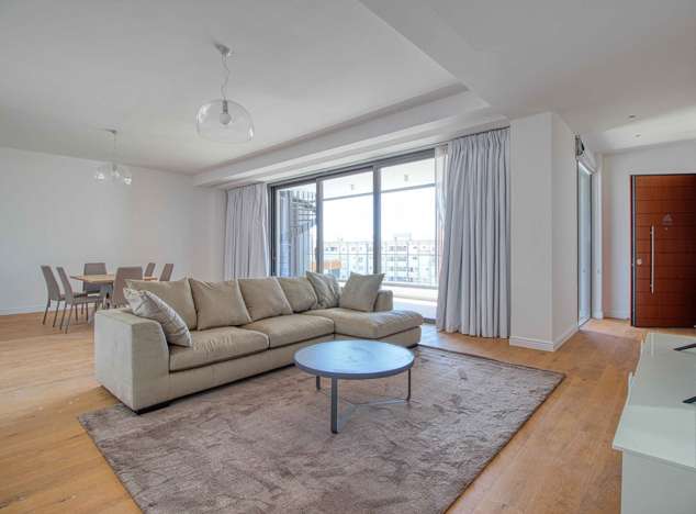 Image No.14-4 Bed Property for sale