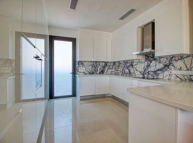 Image No.17-4 Bed Property for sale