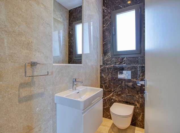 Image No.24-4 Bed Property for sale