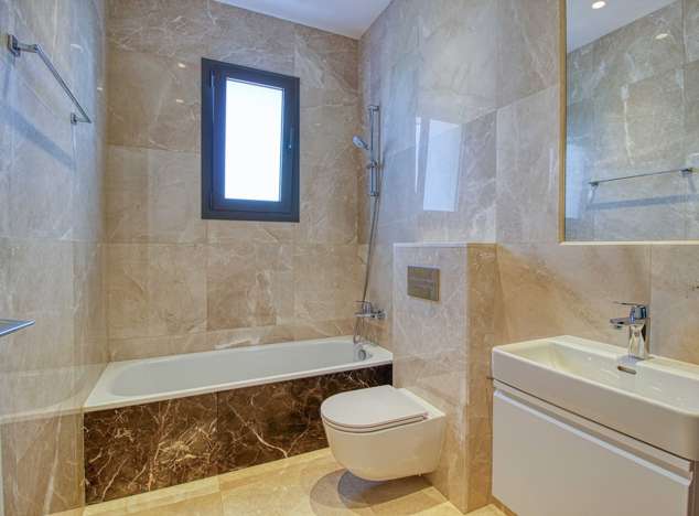 Image No.25-4 Bed Property for sale