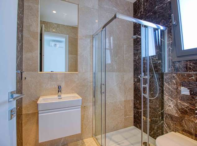 Image No.26-4 Bed Property for sale