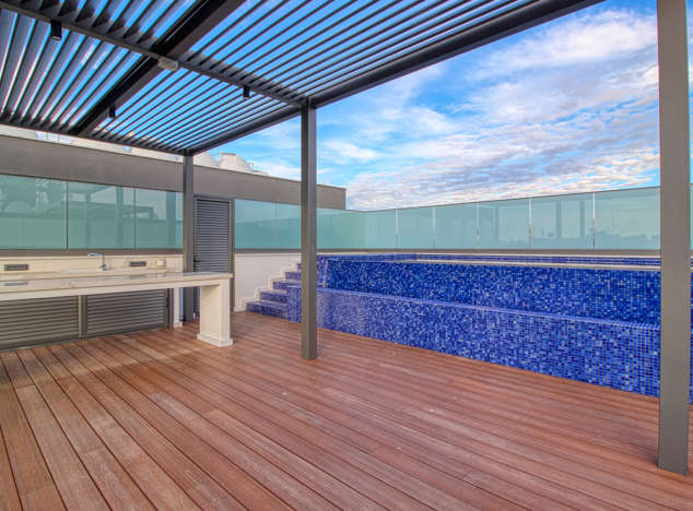 Image No.28-4 Bed Property for sale
