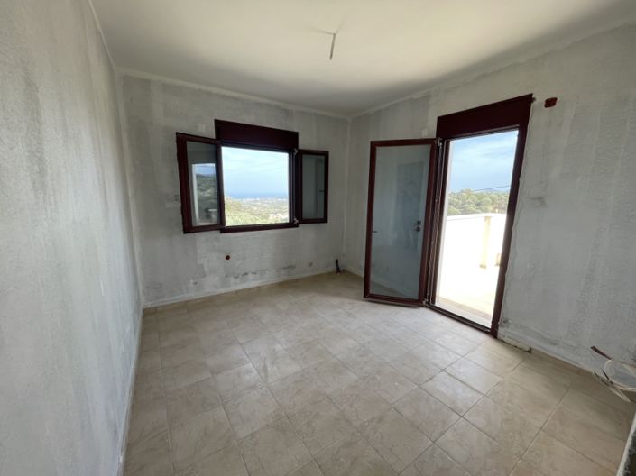 Image No.10-4 Bed Property for sale