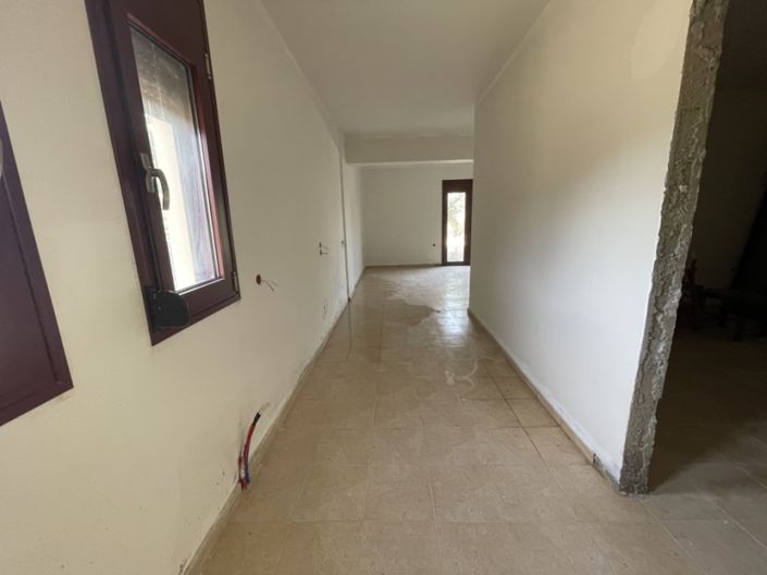 Image No.12-4 Bed Property for sale