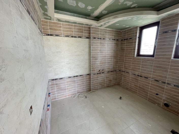 Image No.14-4 Bed Property for sale