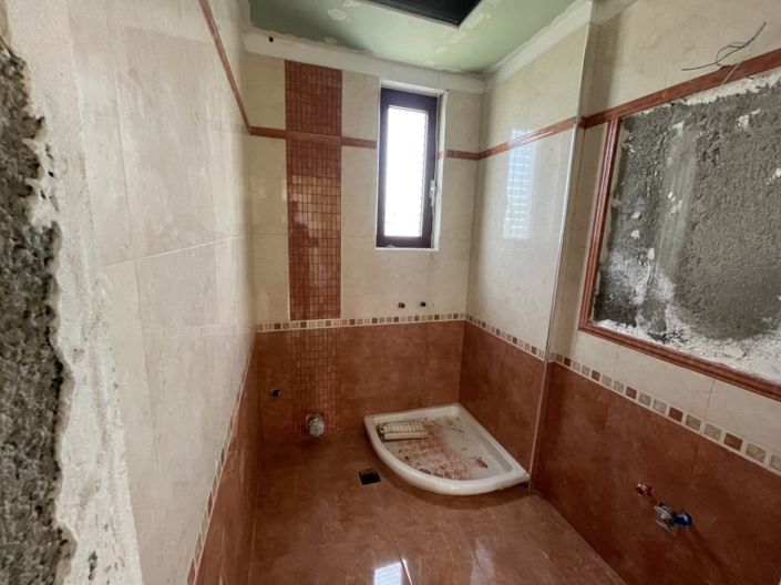 Image No.16-4 Bed Property for sale