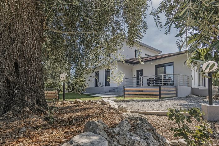 Image No.2-4 Bed House for sale