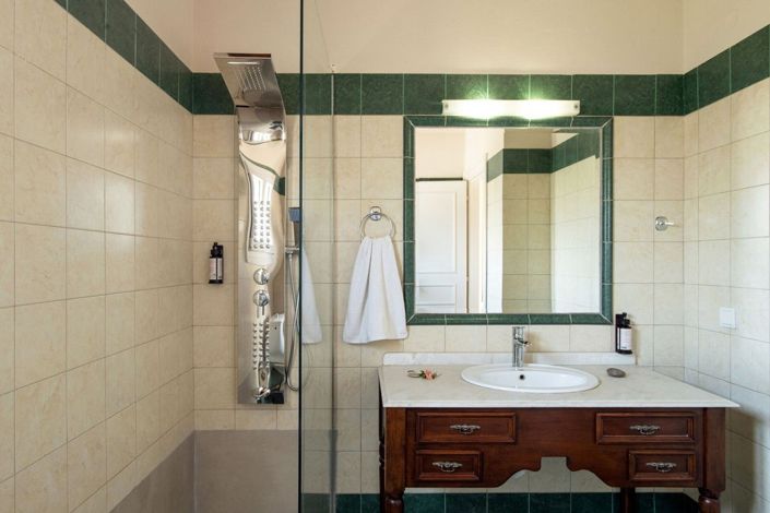 Image No.9-3 Bed House for sale