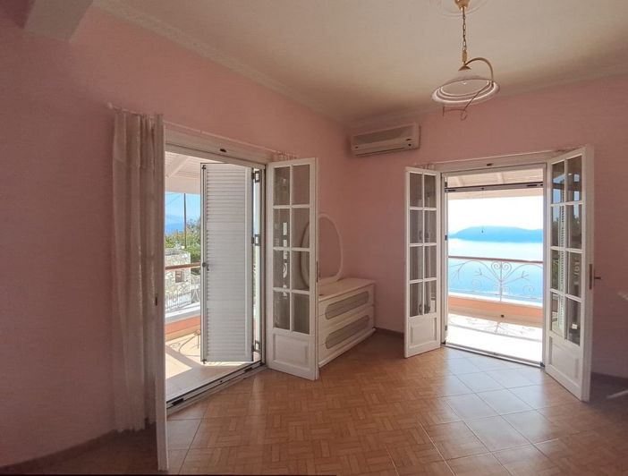 Image No.9-4 Bed House for sale