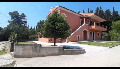 1 - Potamos, Maison