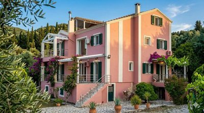 1 - Perama, Maison