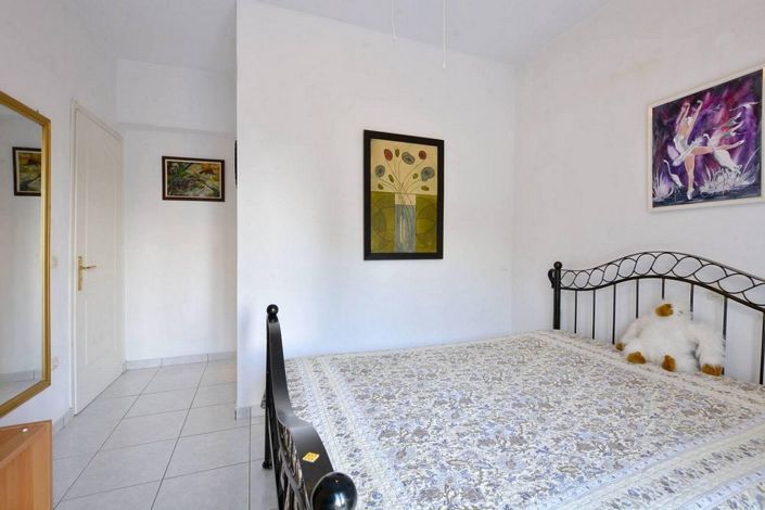 Image No.12-7 Bed House for sale